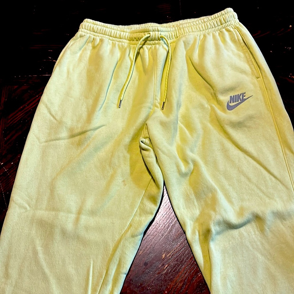 Nike Club Joggers